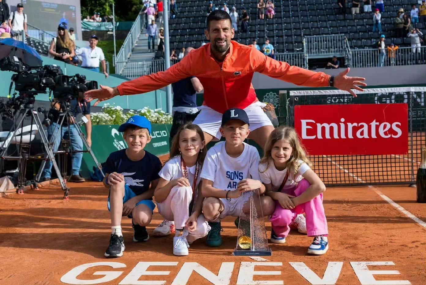 开云体育app-美国网球队险胜欧洲网球队,德约科维奇完成帽子戏法的简单介绍