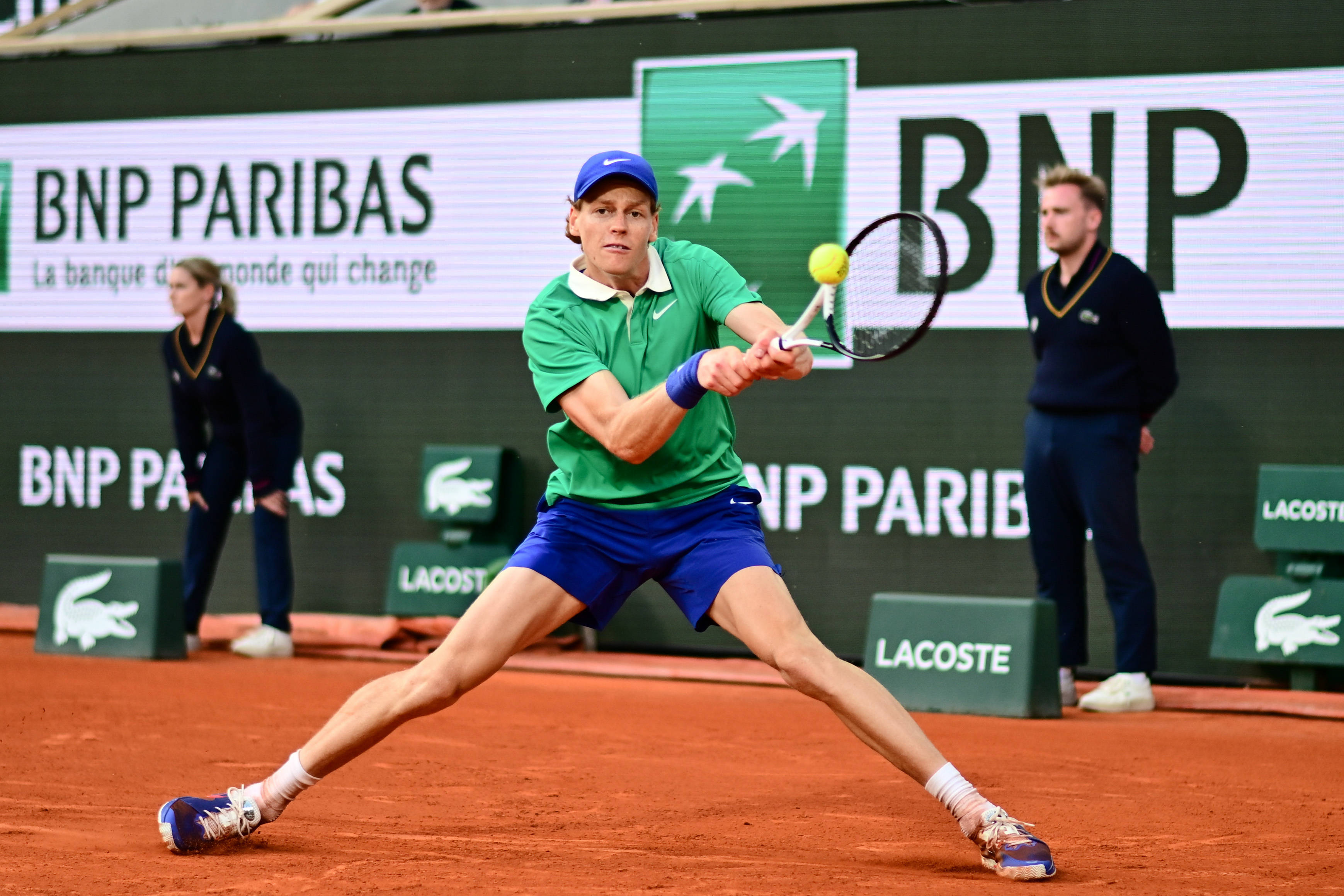 西班牙网球队逆转德国网球队，阿尔卡拉斯送出助攻的简单介绍