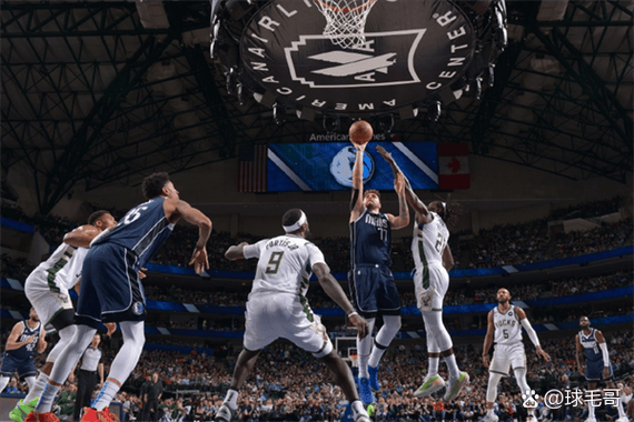 土耳其男篮鏖战尼克斯，利拉德统治全场