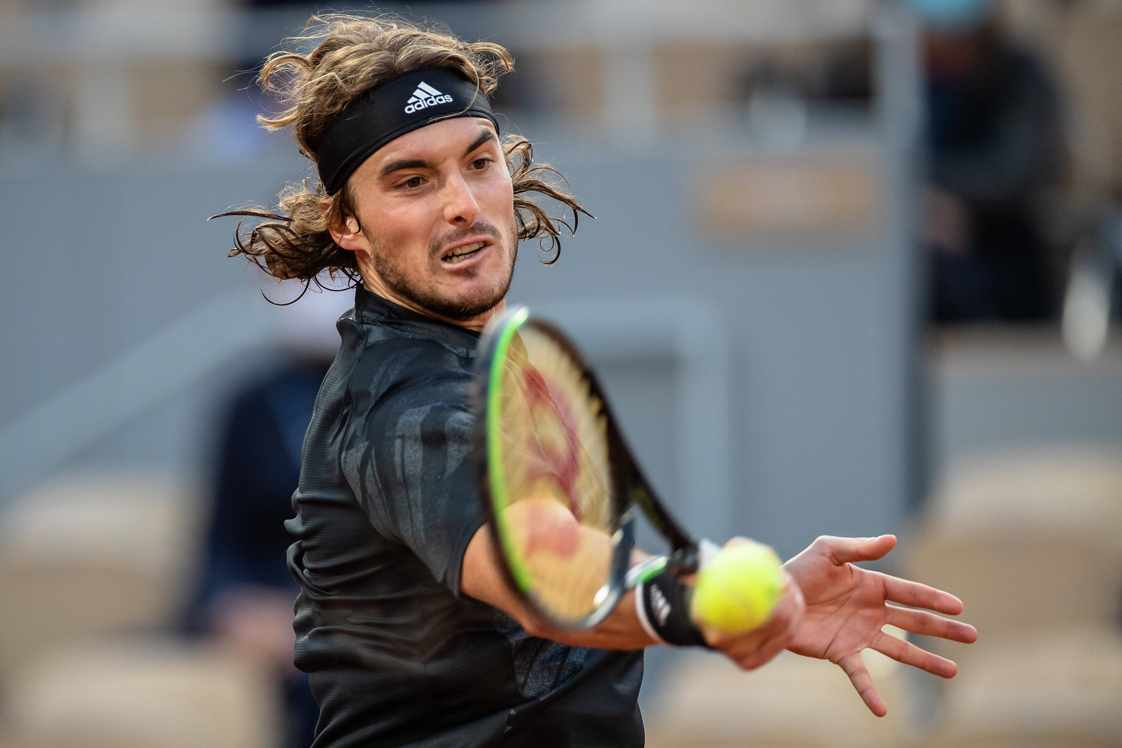 世界网球队血洗西班牙网球队,西西帕斯爆发神勇的简单介绍 世界网球队血洗西班牙网球队,西西帕斯爆发神勇的简单介绍