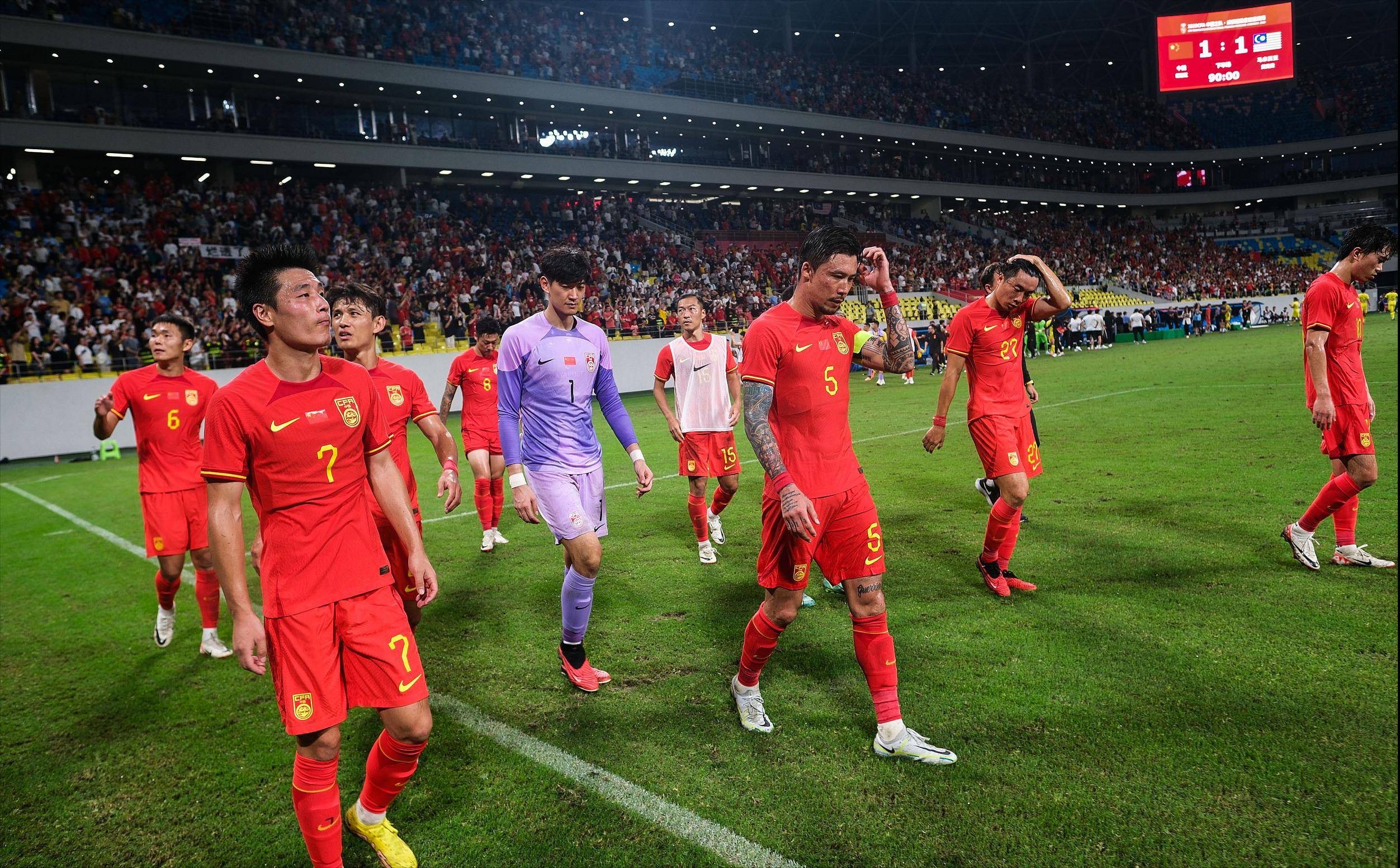 开云官网-关于足球比赛中各队奋力拼搏争取胜利的信息