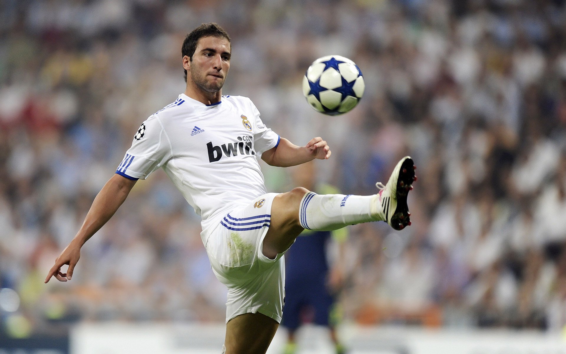 开云体育中国-拉什福德冠军级表现点燃梦剧场，罗马巅峰对决启示加拿大足球崛起